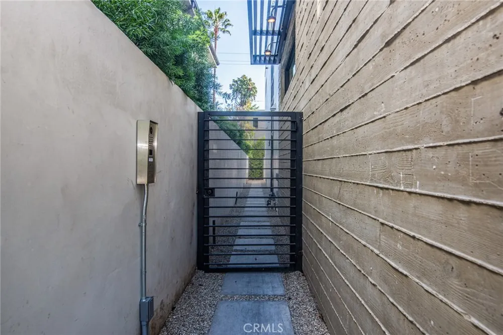 812 Huntley Drive Unit#104 #104 West Hollywood, CA 90069