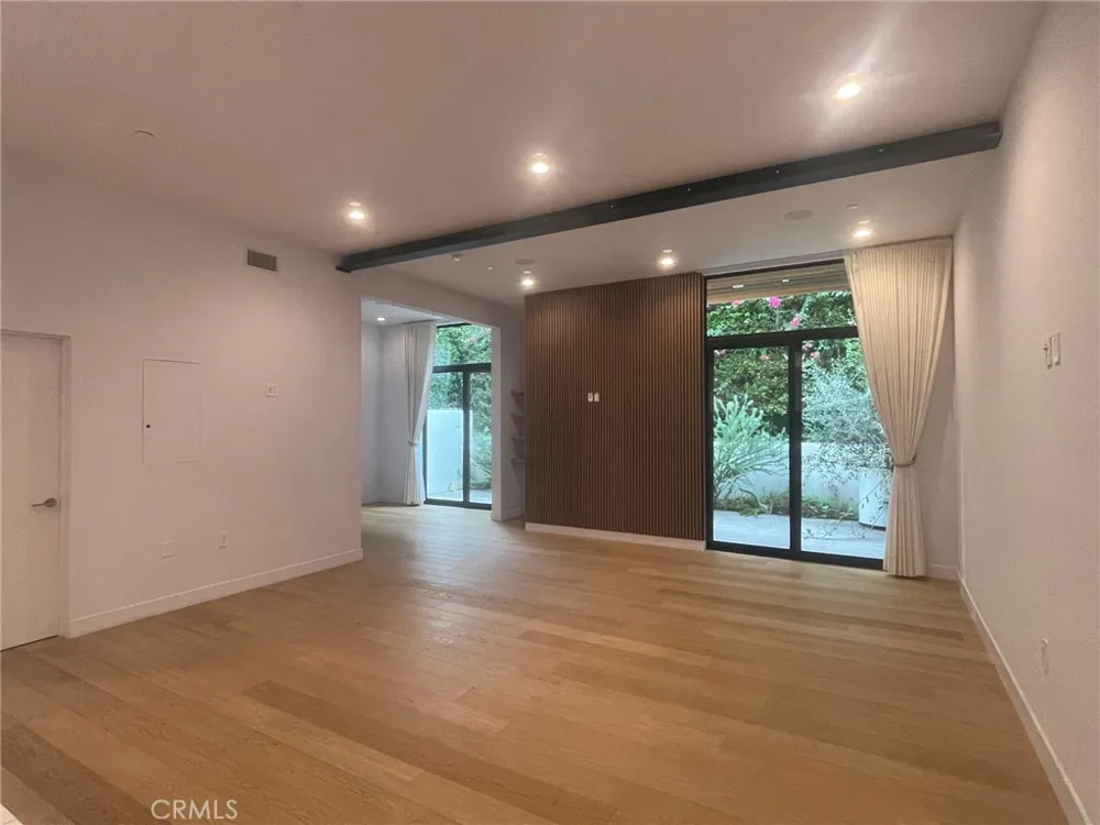 812 Huntley Drive Unit#104 #104 West Hollywood, CA 90069