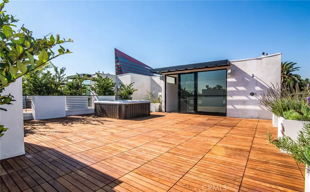 812 Huntley Drive Unit#104 #104 West Hollywood, CA 90069