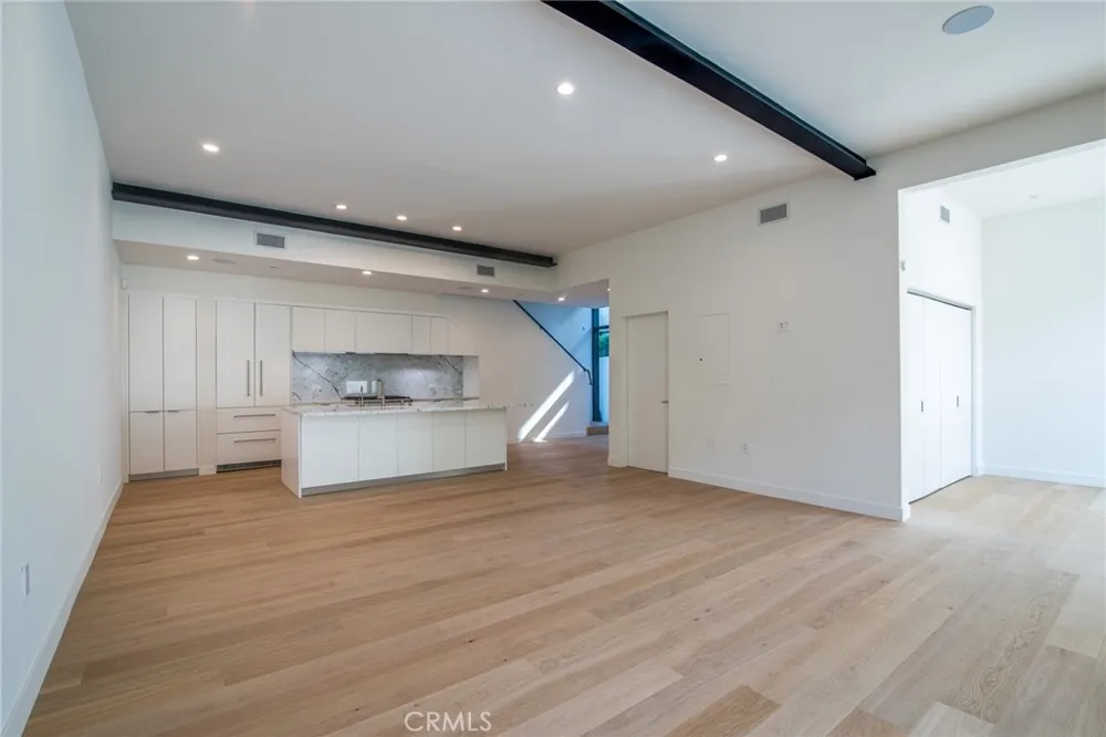 812 Huntley Drive Unit#104 #104 West Hollywood, CA 90069