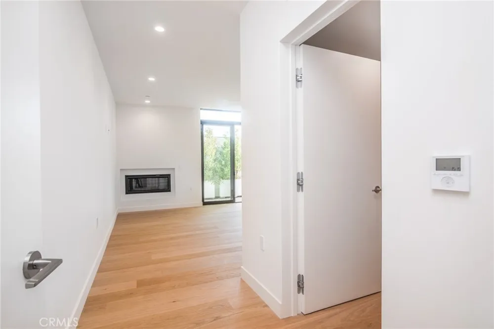 812 Huntley Drive Unit#104 #104 West Hollywood, CA 90069
