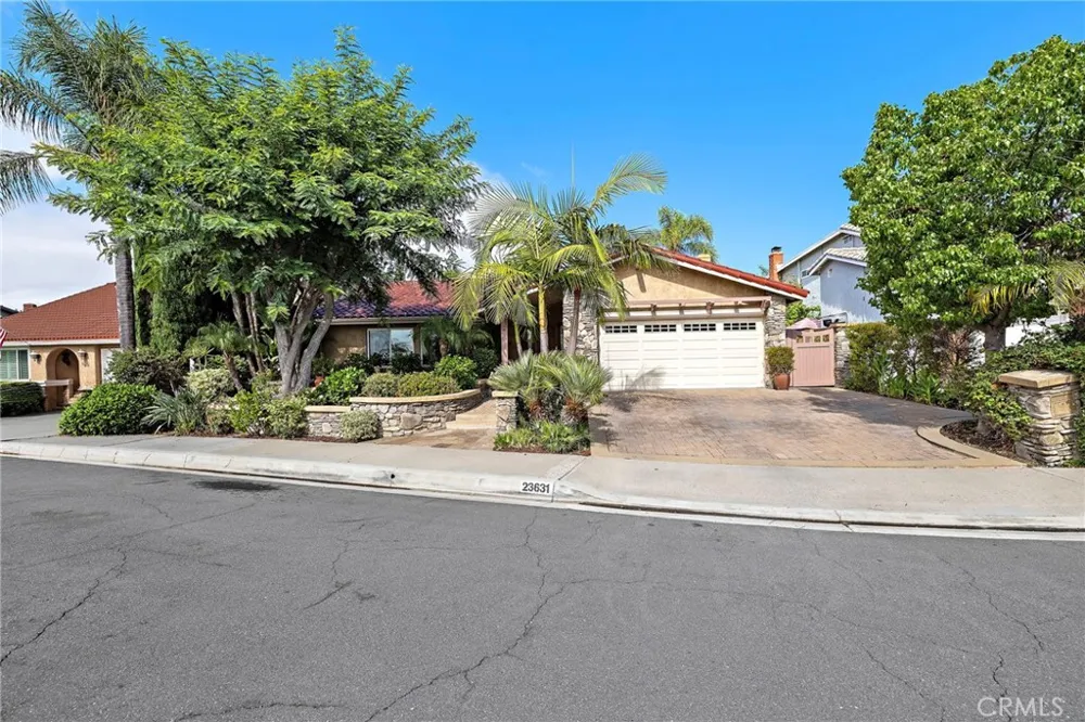 23631 Amalia Mission Viejo, CA 92691