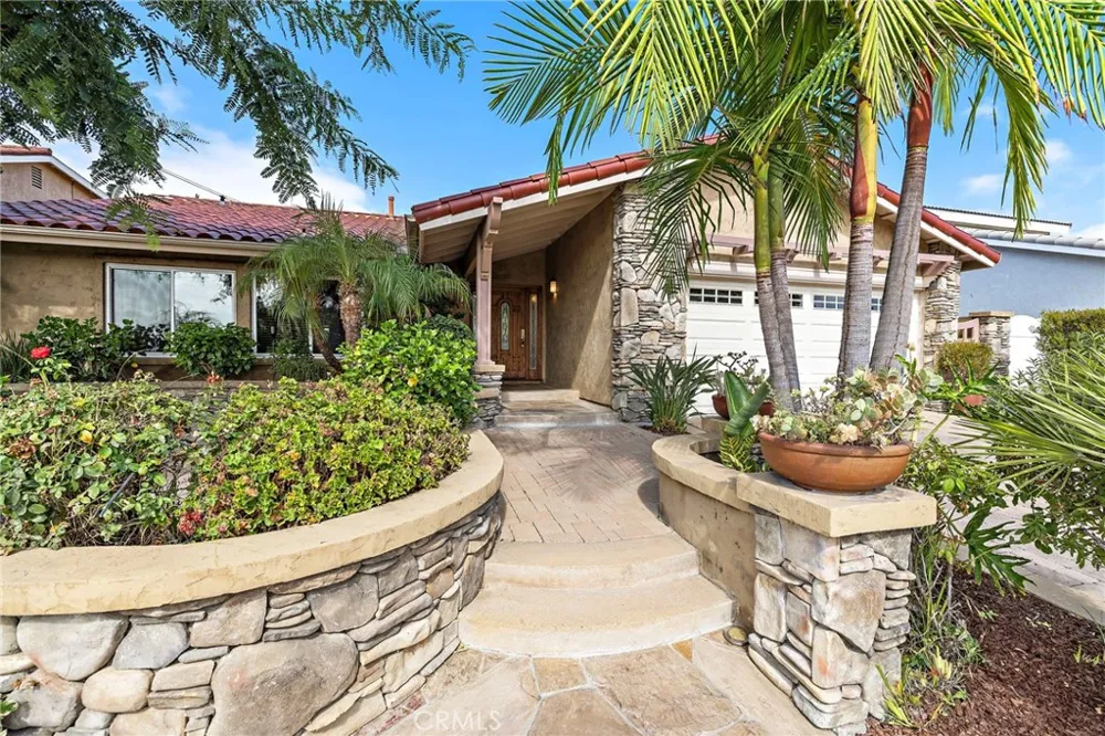 23631 Amalia Mission Viejo, CA 92691