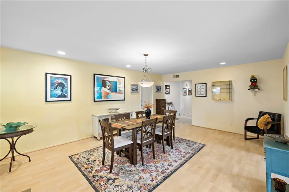 23631 Amalia Mission Viejo, CA 92691