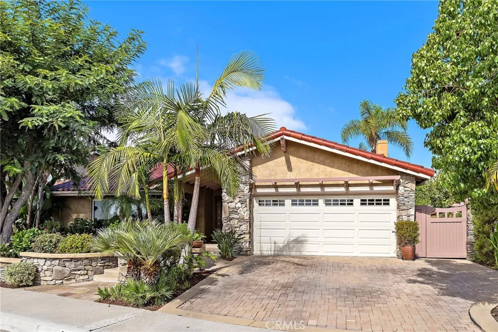 23631 Amalia Mission Viejo, CA 92691
