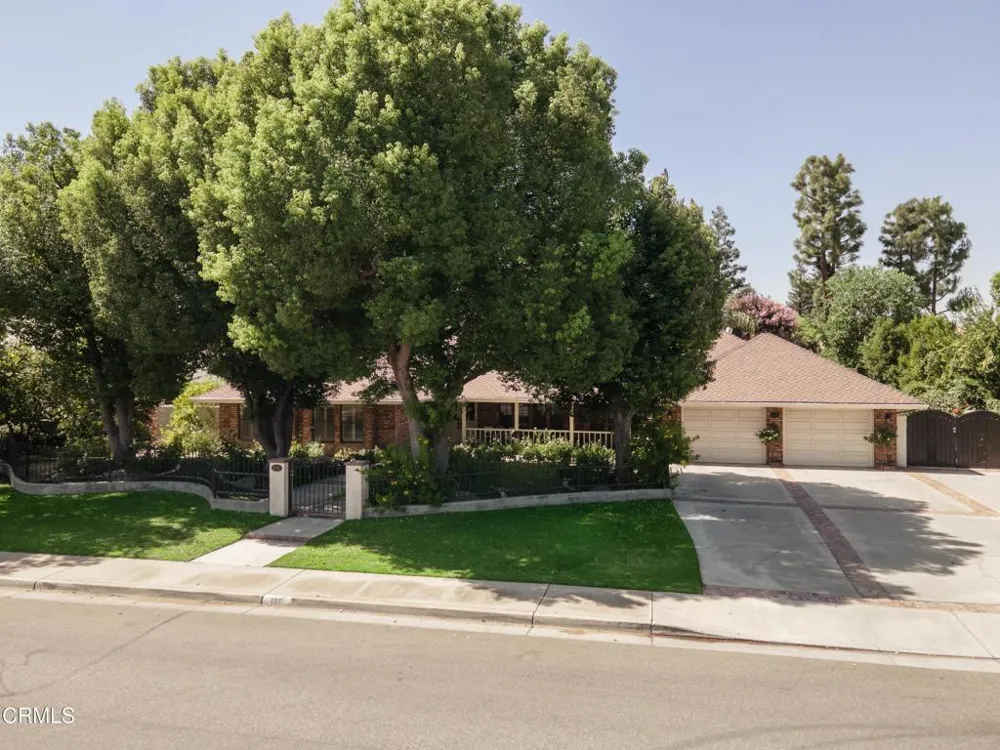 2201 Haggin Oaks Boulevard Bakersfield, CA 93311