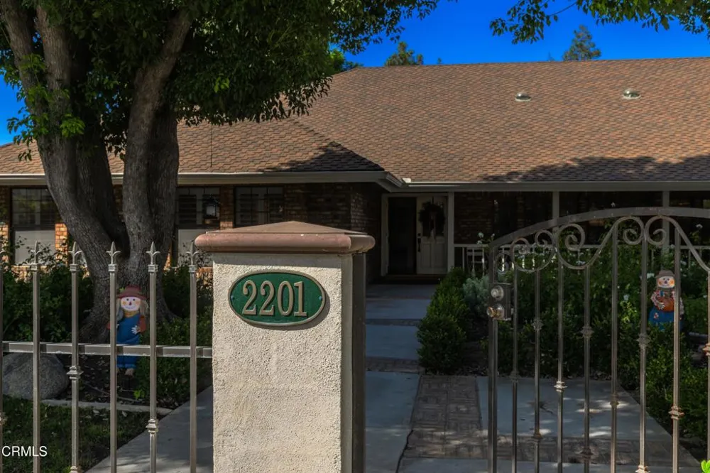 2201 Haggin Oaks Boulevard Bakersfield, CA 93311