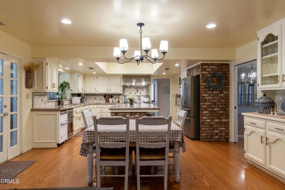 2201 Haggin Oaks Boulevard Bakersfield, CA 93311