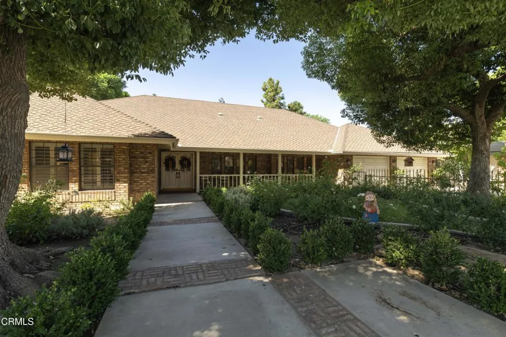 2201 Haggin Oaks Boulevard Bakersfield, CA 93311