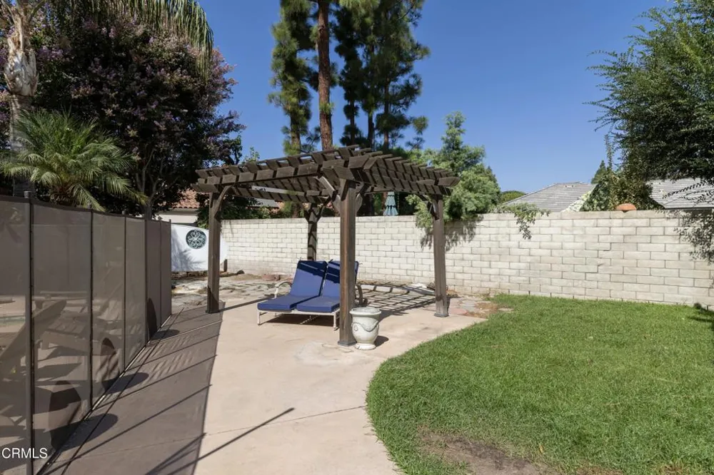 2201 Haggin Oaks Boulevard Bakersfield, CA 93311