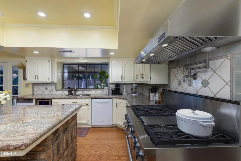 2201 Haggin Oaks Boulevard Bakersfield, CA 93311