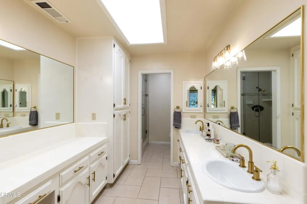 2201 Haggin Oaks Boulevard Bakersfield, CA 93311