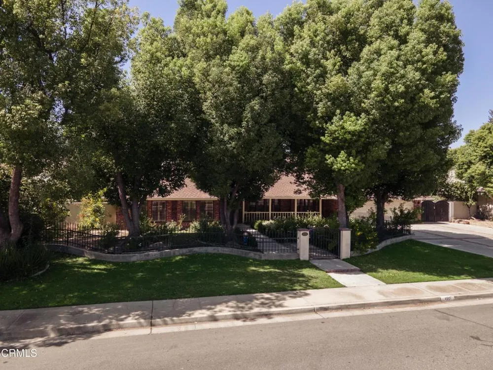 2201 Haggin Oaks Boulevard Bakersfield, CA 93311
