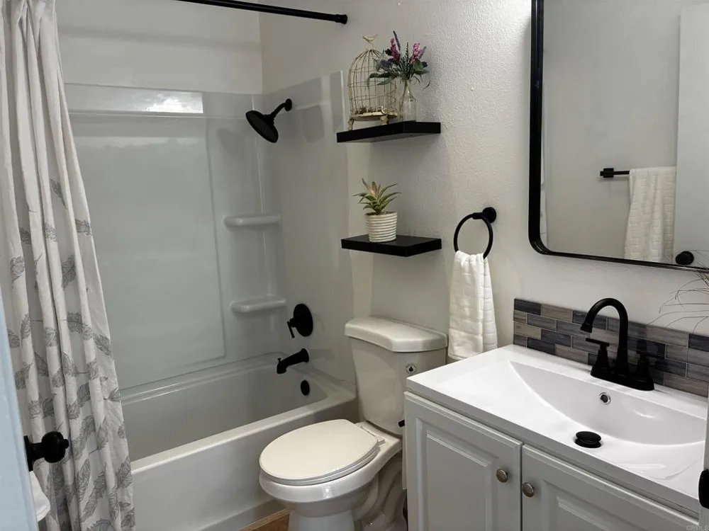 8034 Linda Vista #1D San Diego, CA 92111