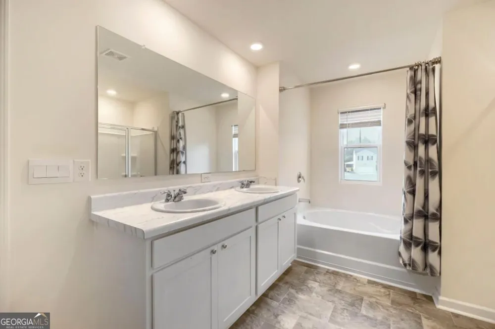 1453 Autumn Wind DR Dacula, GA 30019