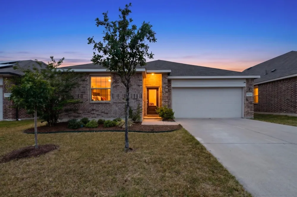 3321 Riverside Drive Aubrey, TX 76227