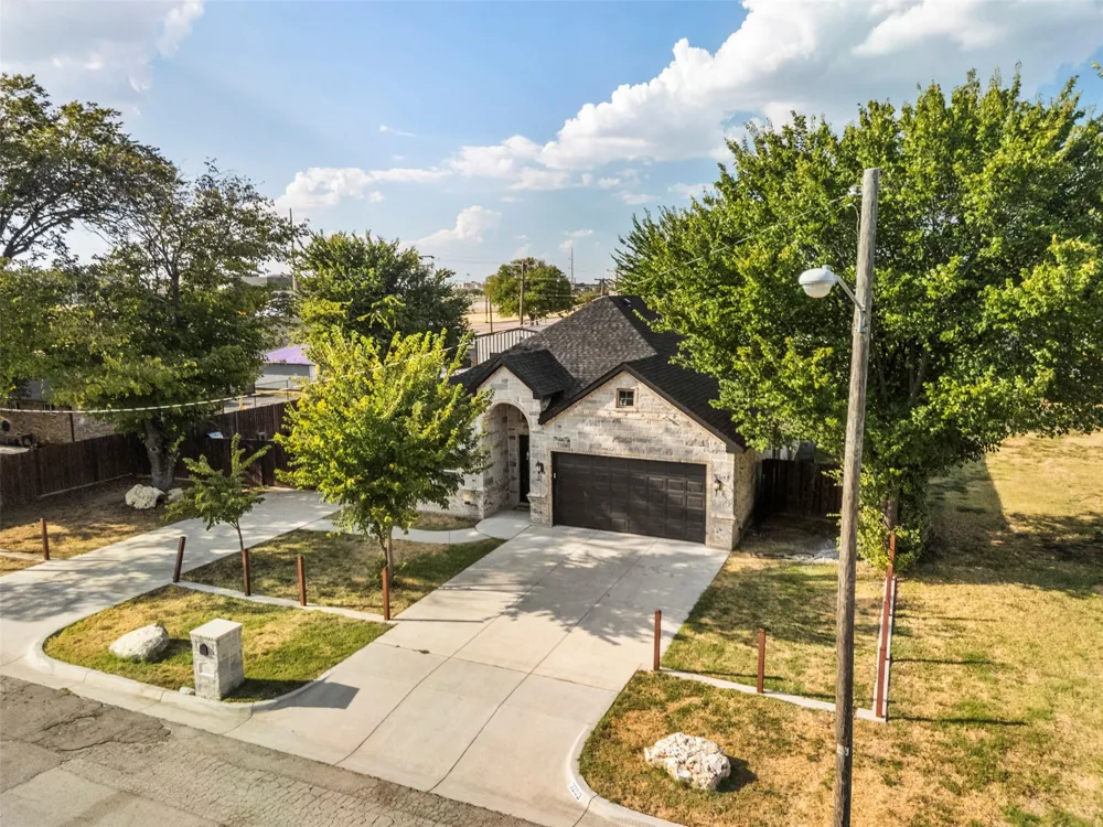 3203 Shamrock Lane Forest Hill, TX 76119
