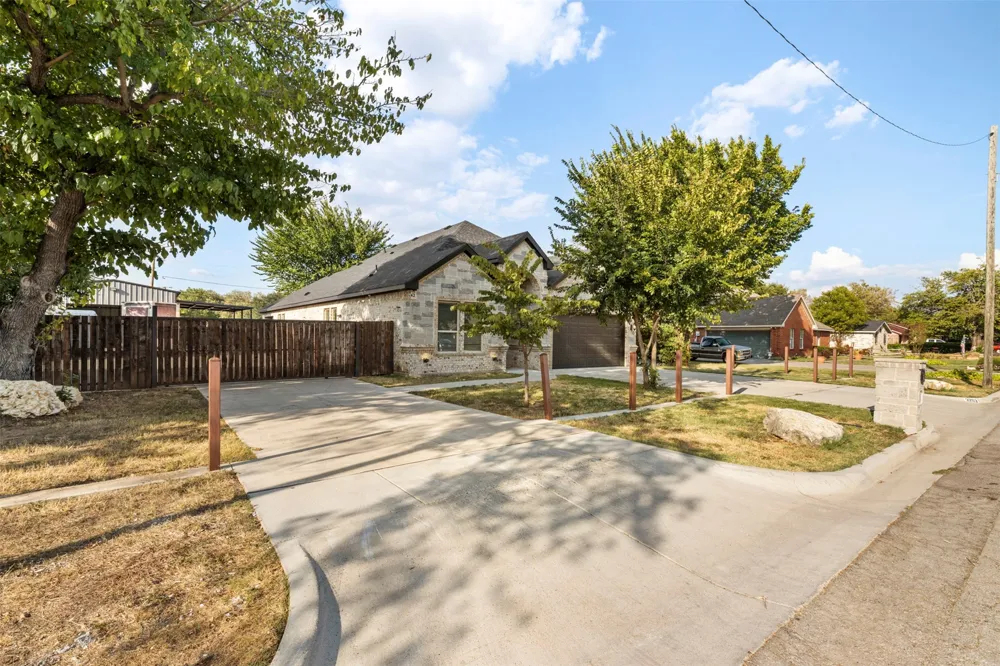 3203 Shamrock Lane Forest Hill, TX 76119