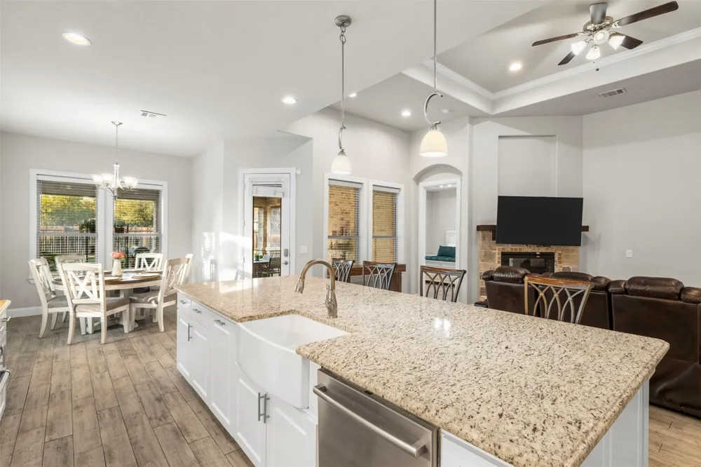 3203 Shamrock Lane Forest Hill, TX 76119