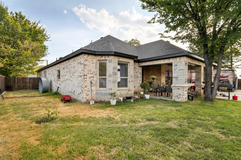 3203 Shamrock Lane Forest Hill, TX 76119