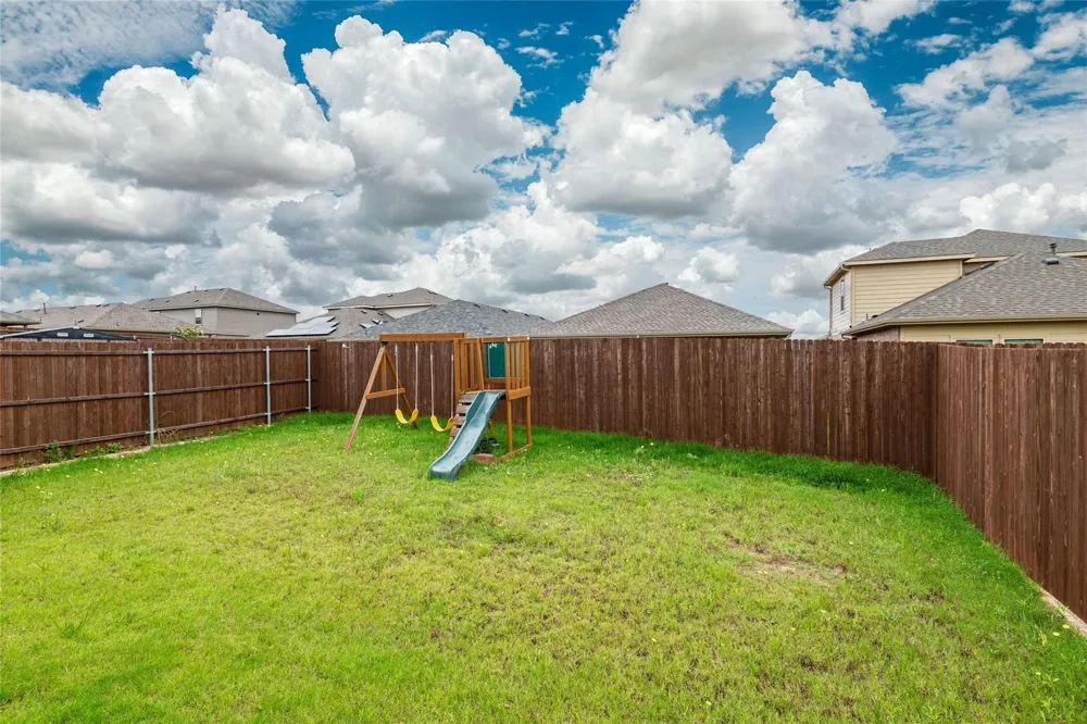 125 Running River Boyd, TX 76023