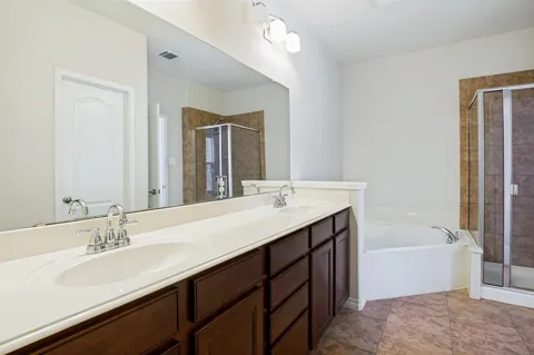 5590 Grosseto Drive