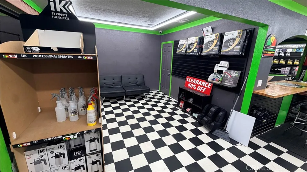 2021 Lomita Lomita, CA 90717