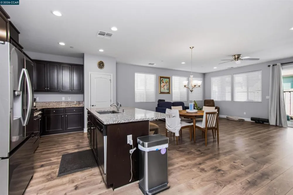 4512 Villa Del Paso Ln Sacramento, CA 95834