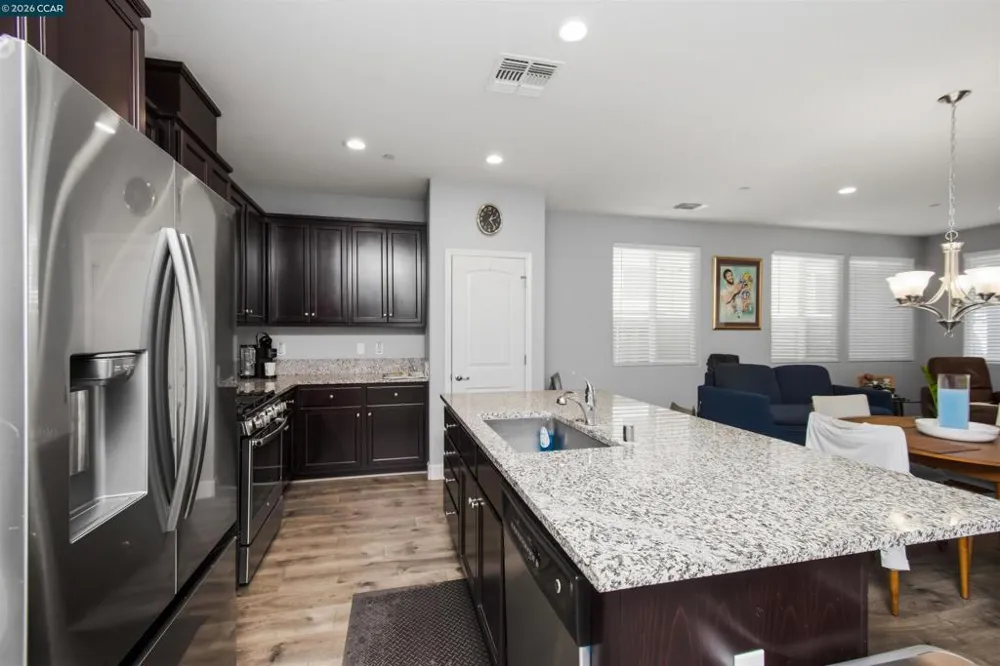 4512 Villa Del Paso Ln Sacramento, CA 95834