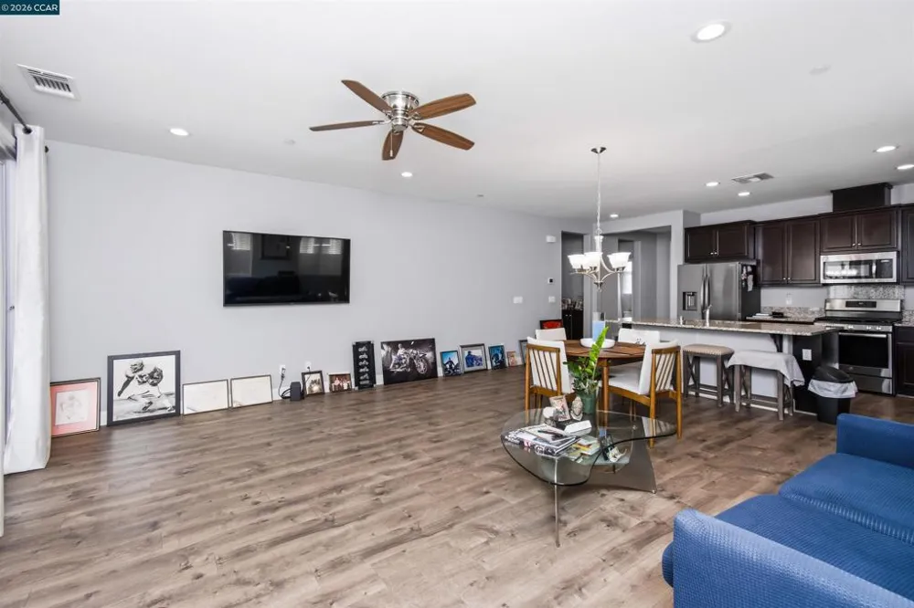 4512 Villa Del Paso Ln Sacramento, CA 95834