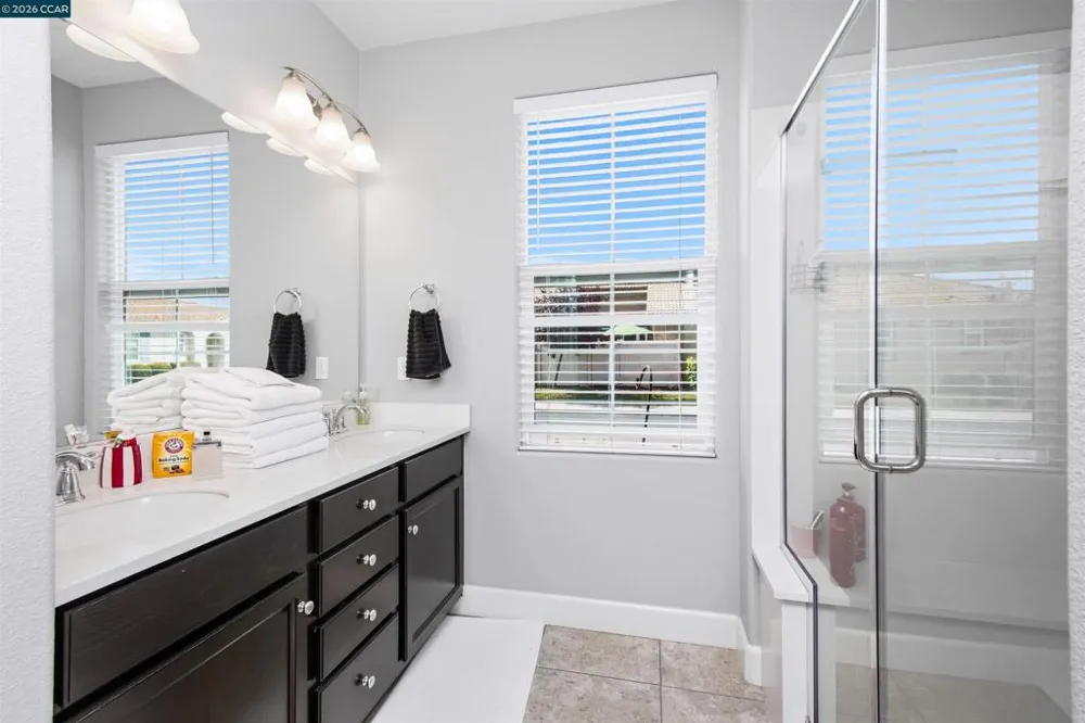 4512 Villa Del Paso Ln Sacramento, CA 95834