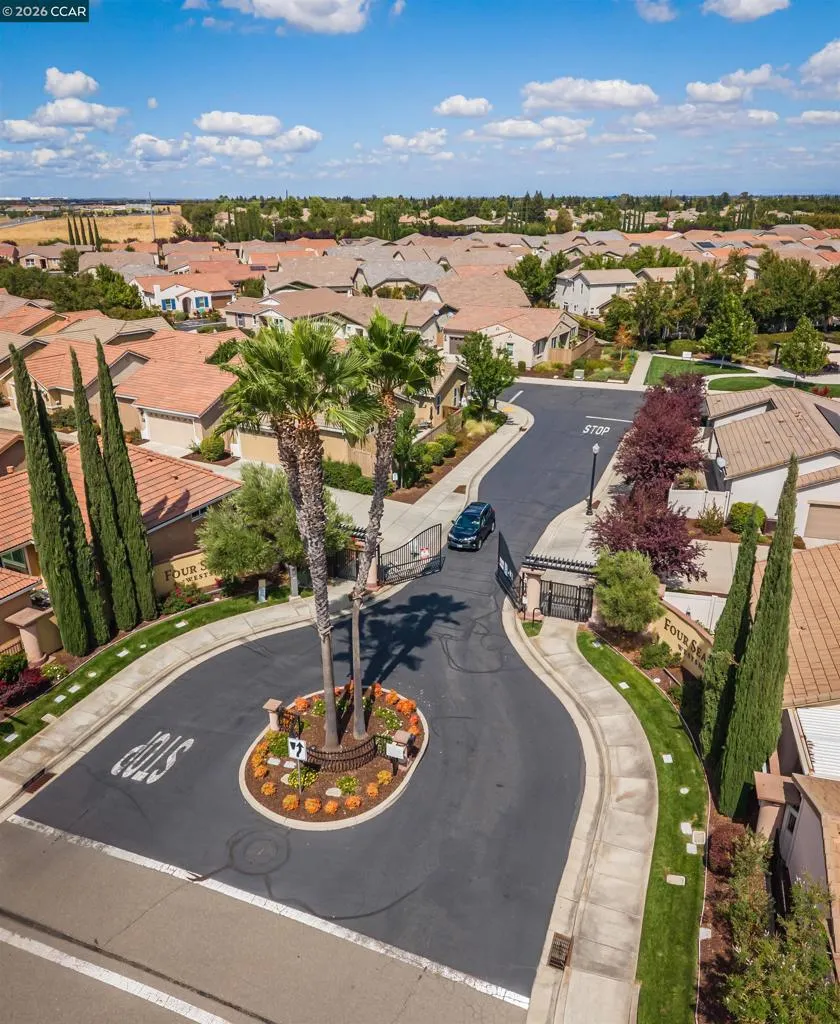4512 Villa Del Paso Ln Sacramento, CA 95834