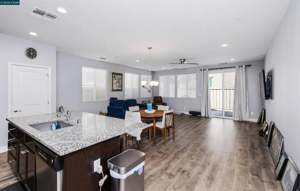 4512 Villa Del Paso Ln Sacramento, CA 95834