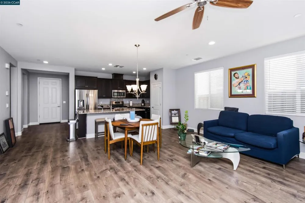 4512 Villa Del Paso Ln Sacramento, CA 95834
