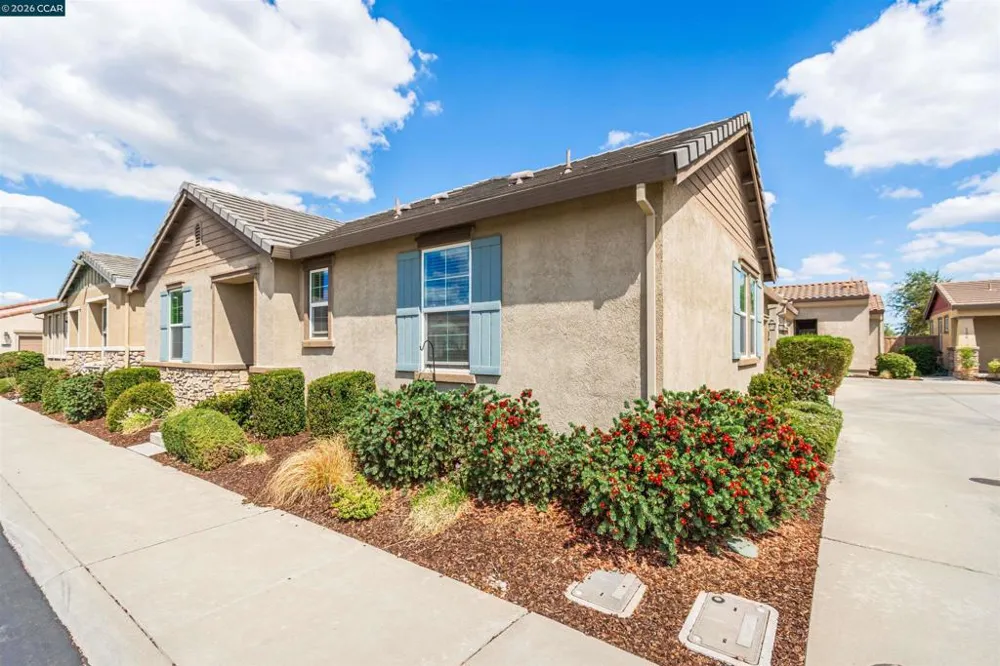 4512 Villa Del Paso Ln Sacramento, CA 95834