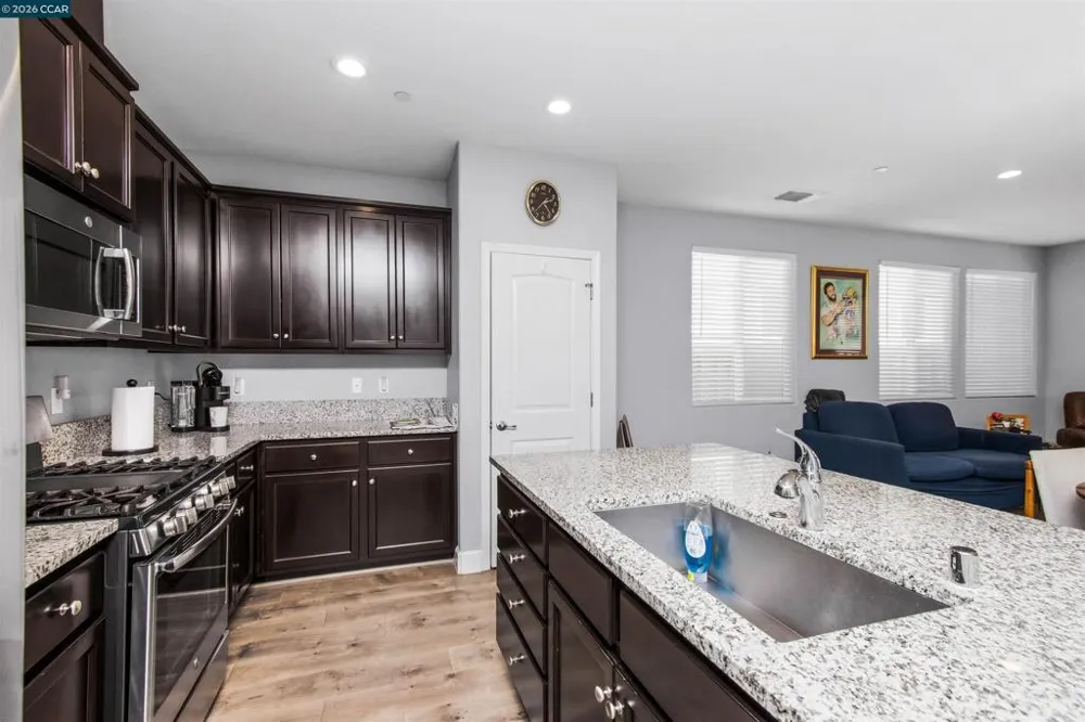 4512 Villa Del Paso Ln Sacramento, CA 95834