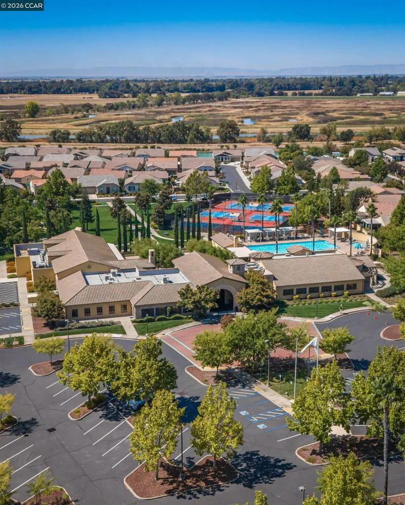 4512 Villa Del Paso Ln Sacramento, CA 95834