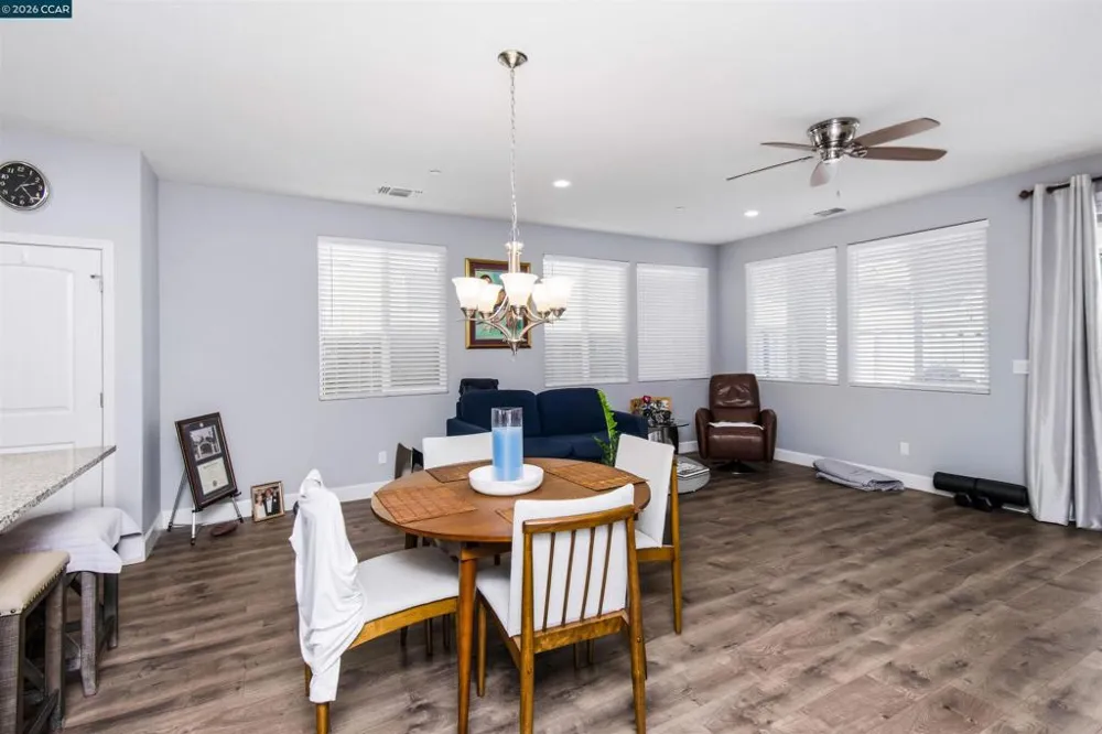 4512 Villa Del Paso Ln Sacramento, CA 95834
