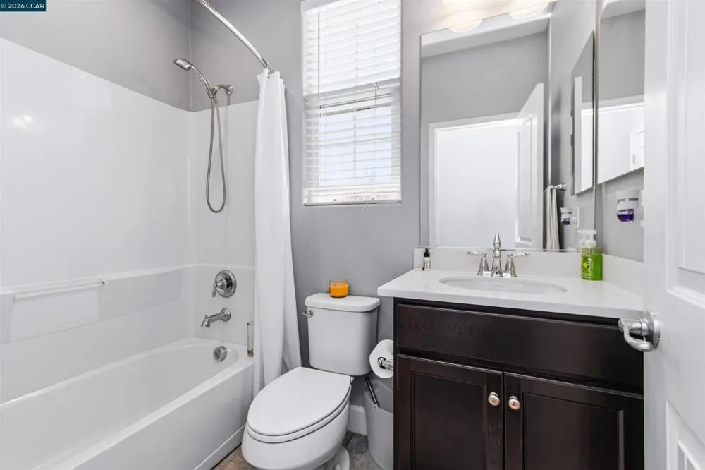 4512 Villa Del Paso Ln Sacramento, CA 95834