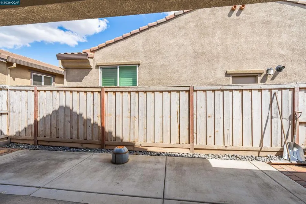 4512 Villa Del Paso Ln Sacramento, CA 95834