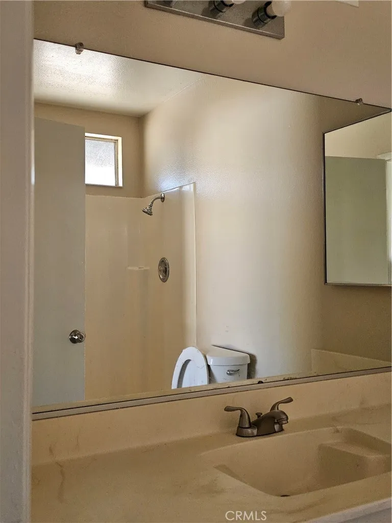 27168 Roger Hemet, CA 92544