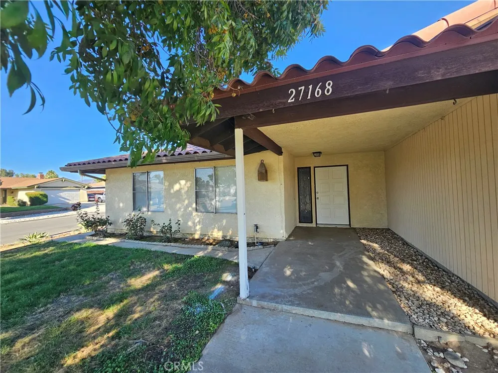 27168 Roger Hemet, CA 92544