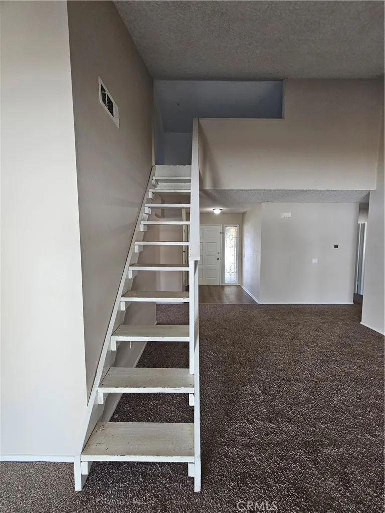 27168 Roger Hemet, CA 92544