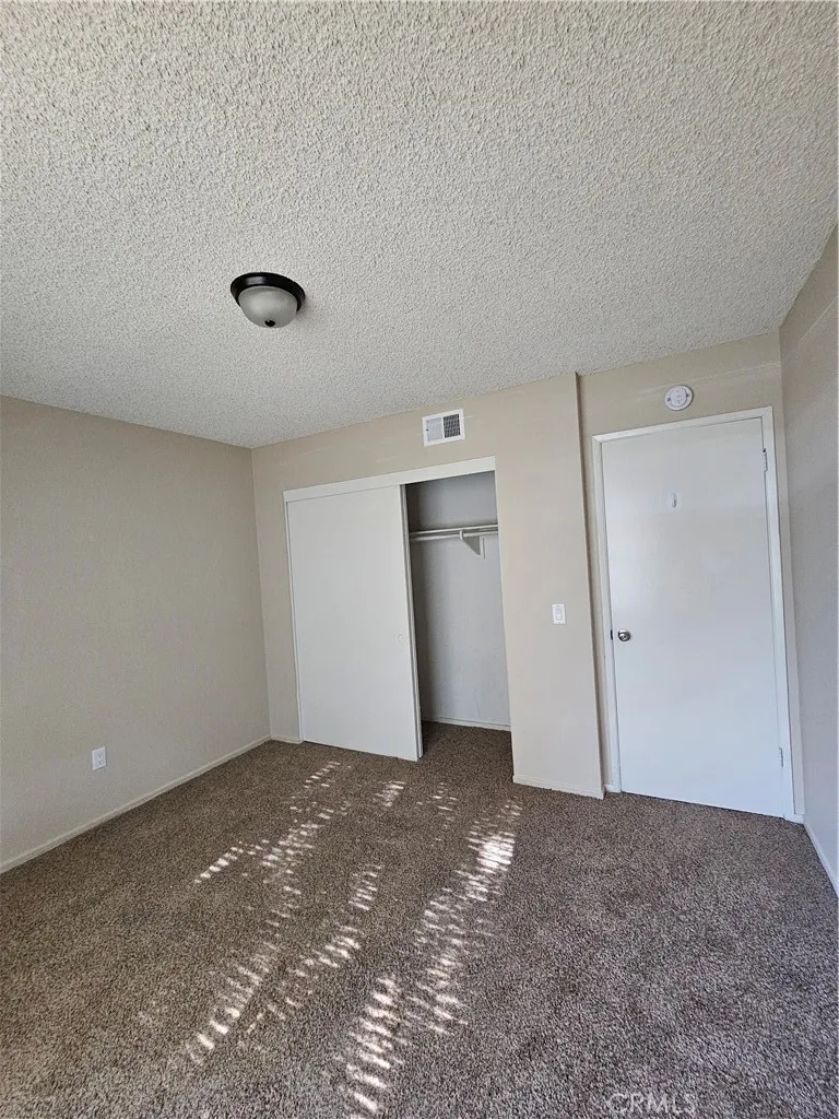 27168 Roger Hemet, CA 92544
