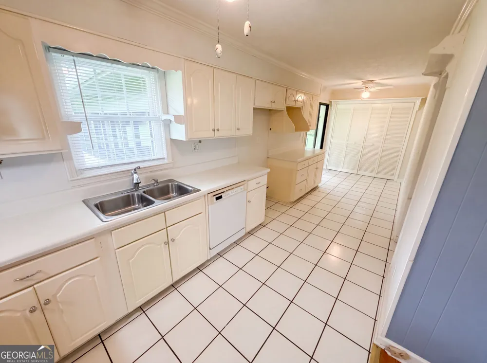3293 Bright Star RD Douglasville, GA 30135