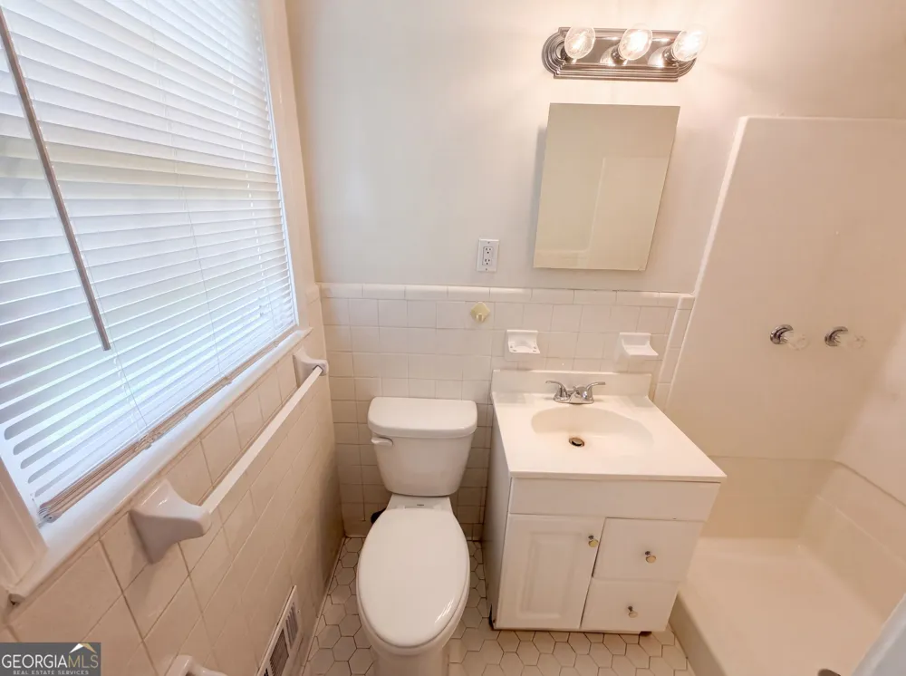 3293 Bright Star RD Douglasville, GA 30135