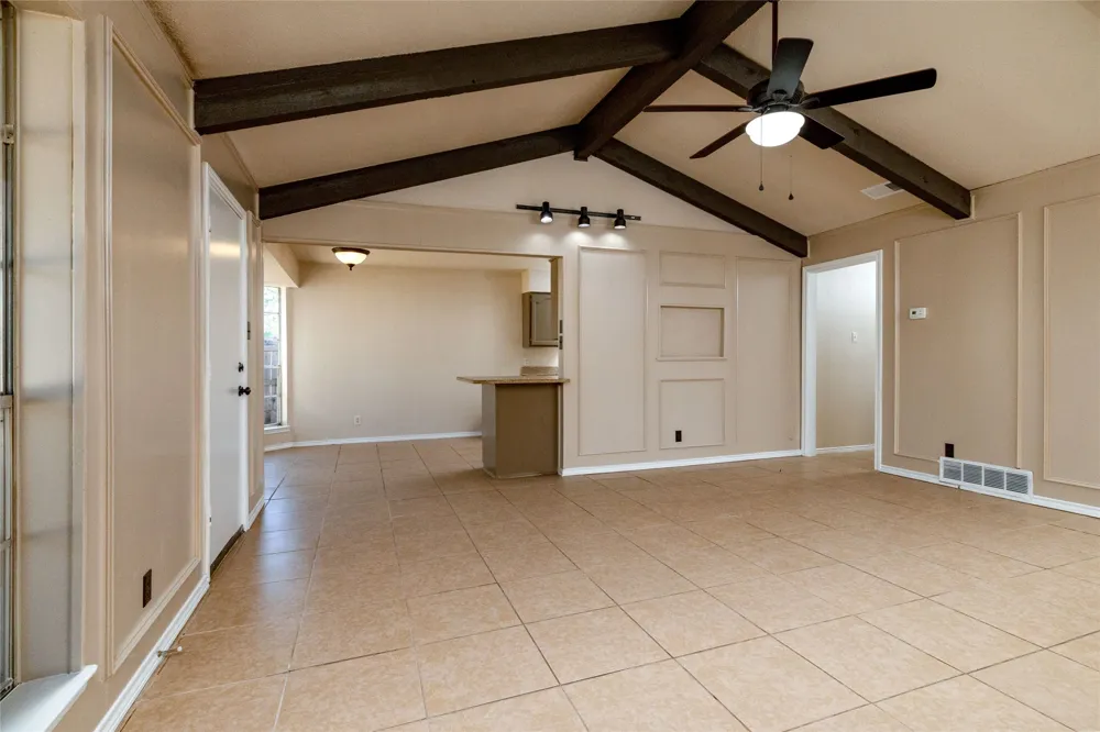 304 Cambridge Drive Saginaw, TX 76179