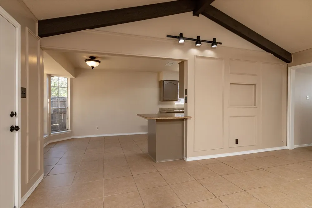 304 Cambridge Drive Saginaw, TX 76179