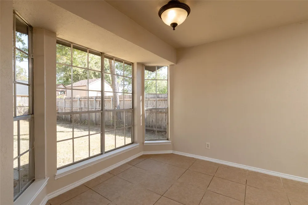 304 Cambridge Drive Saginaw, TX 76179
