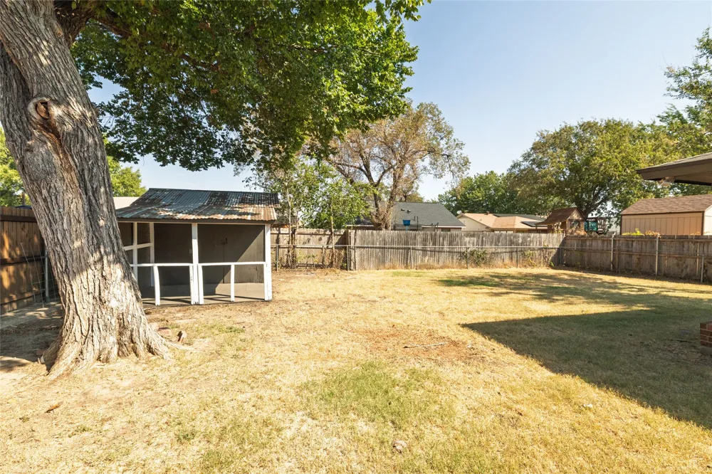 304 Cambridge Drive Saginaw, TX 76179